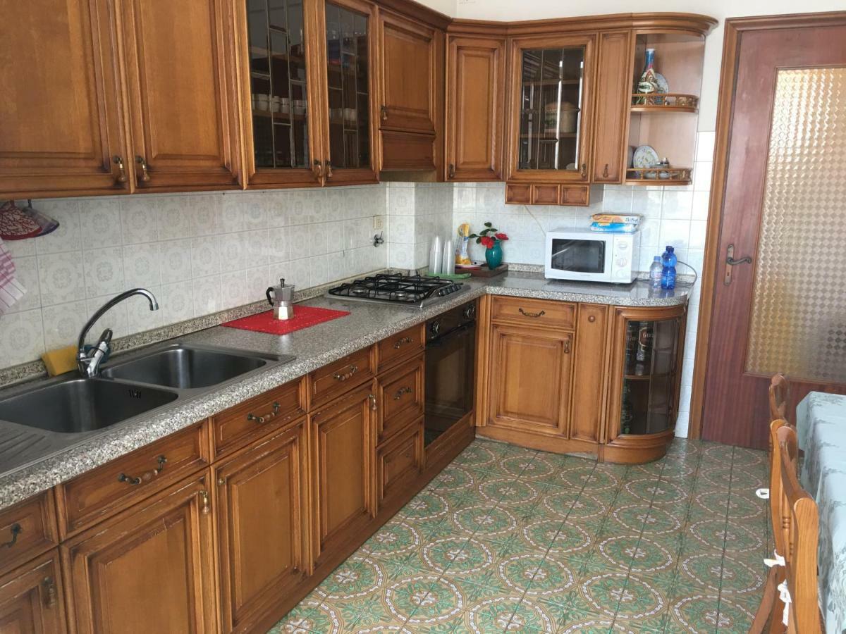Casa Elena Apartment Albisola Superiore Bagian luar foto