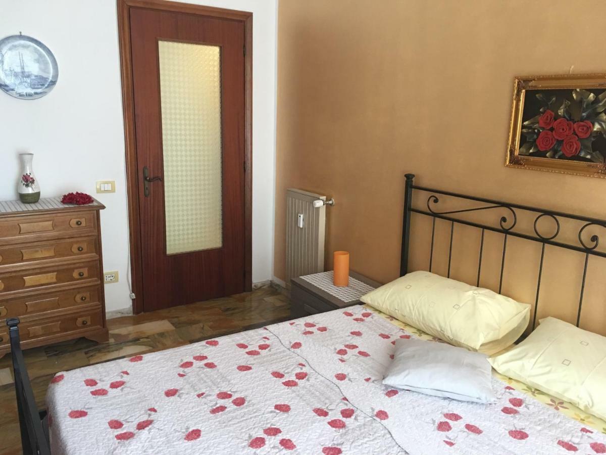 Casa Elena Apartment Albisola Superiore Bagian luar foto